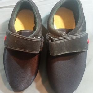 Pedors Classic Black 600 Stretch Orthopedic Shoes